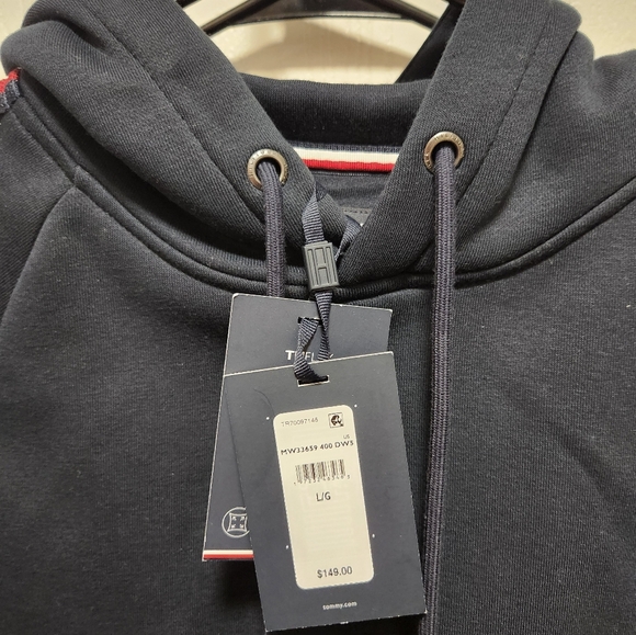 Tommy Hilfigee hoodie - Picture 3 of 3